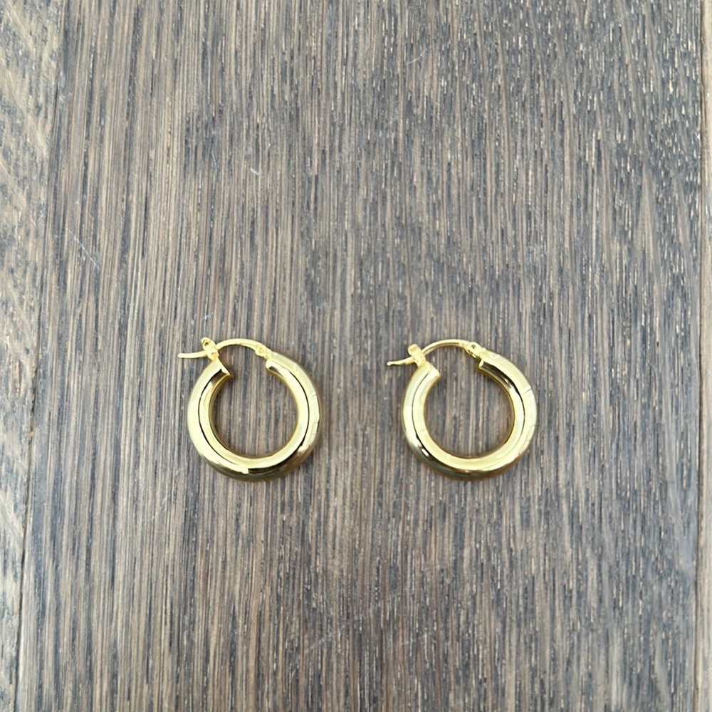 Shashi Dominique Hoop Earring in Gold
